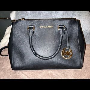 Michael Kors Purse / Crossbody